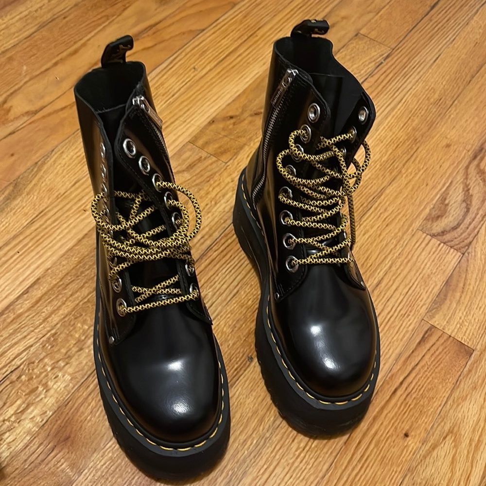 Dr. Martens Jadon Max